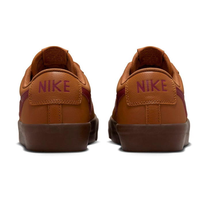 NIKE SB BLAZER LOW PRO GT ( LT BRTSH TN/DK TM RD ) DV1226-200