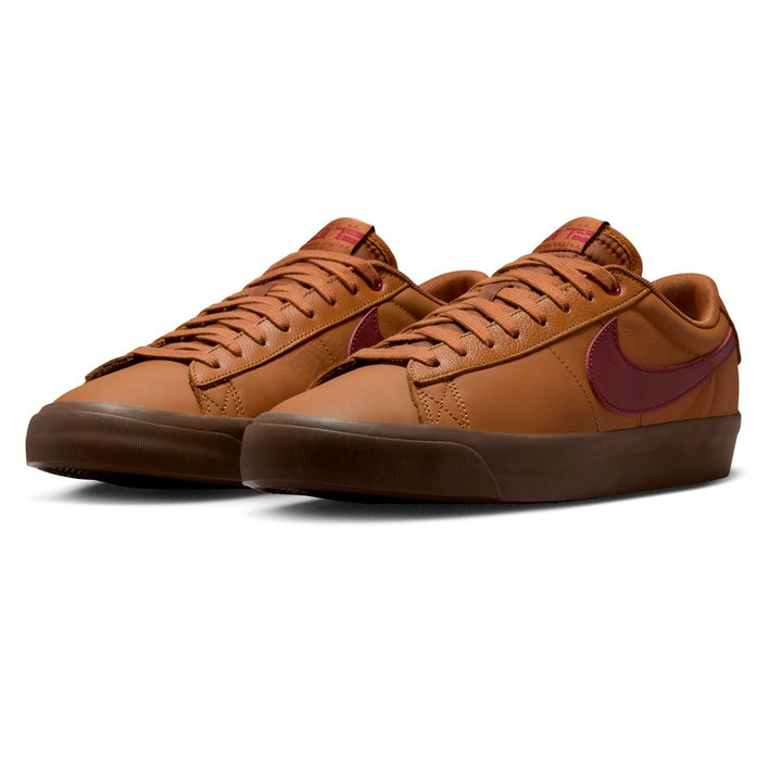 NIKE SB BLAZER LOW PRO GT ( LT BRTSH TN/DK TM RD ) DV1226-200
