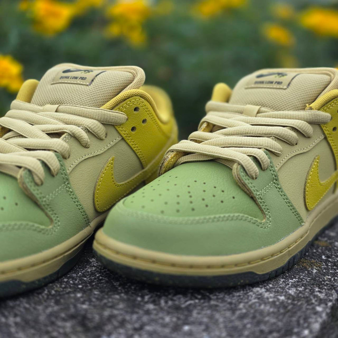 Nike SB Dunk Low Pro “Saffron Quartz”