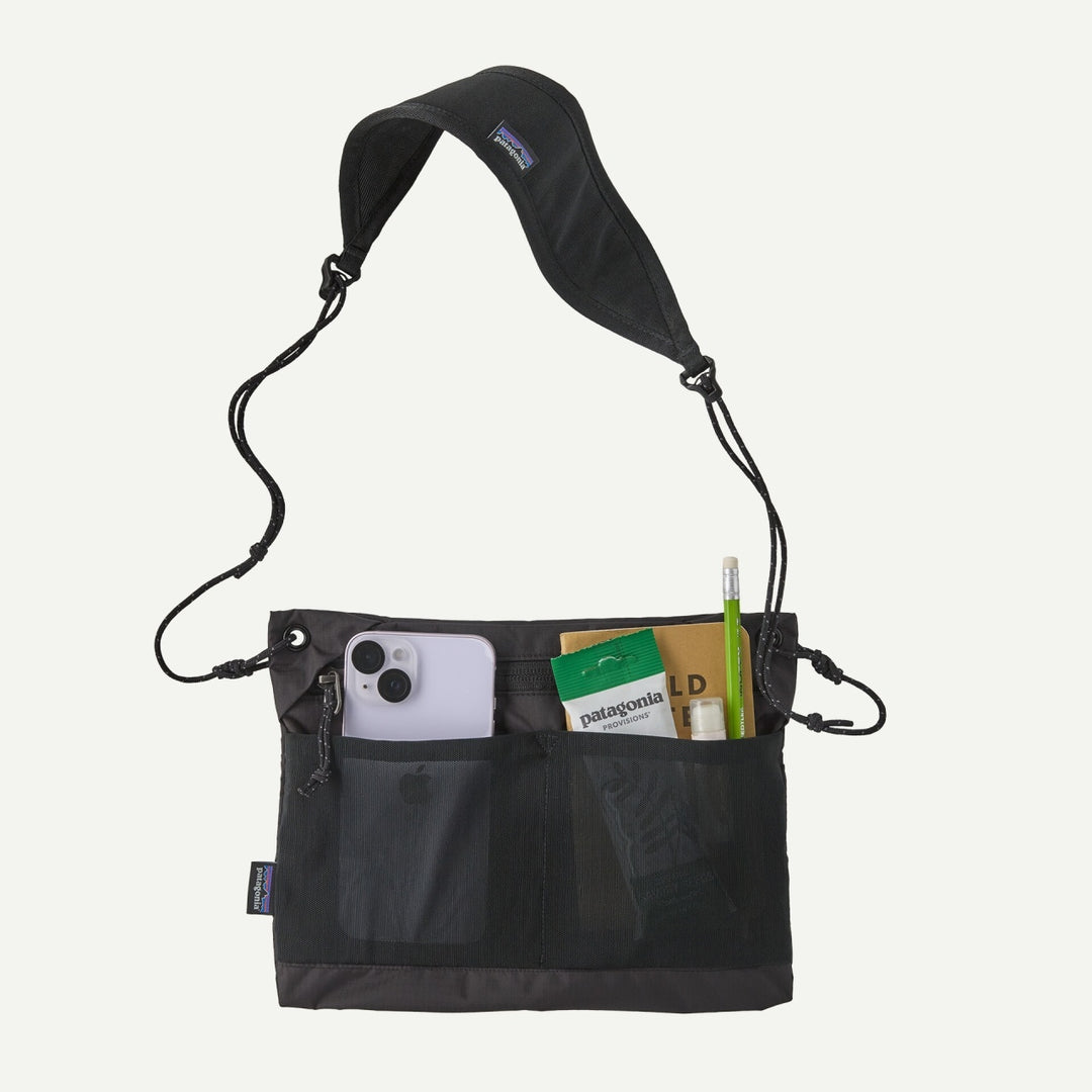 テラヴィア・サコッシュ 3L ( BLK )