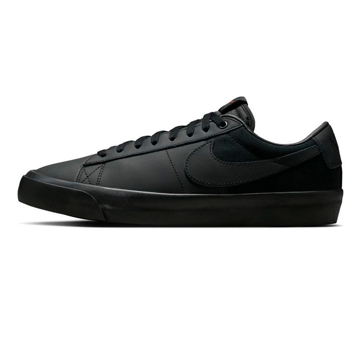 ZOOM BLAZER LOW PRO ISO TRIPLE BLACK DR9099-001 U1869-C01S01