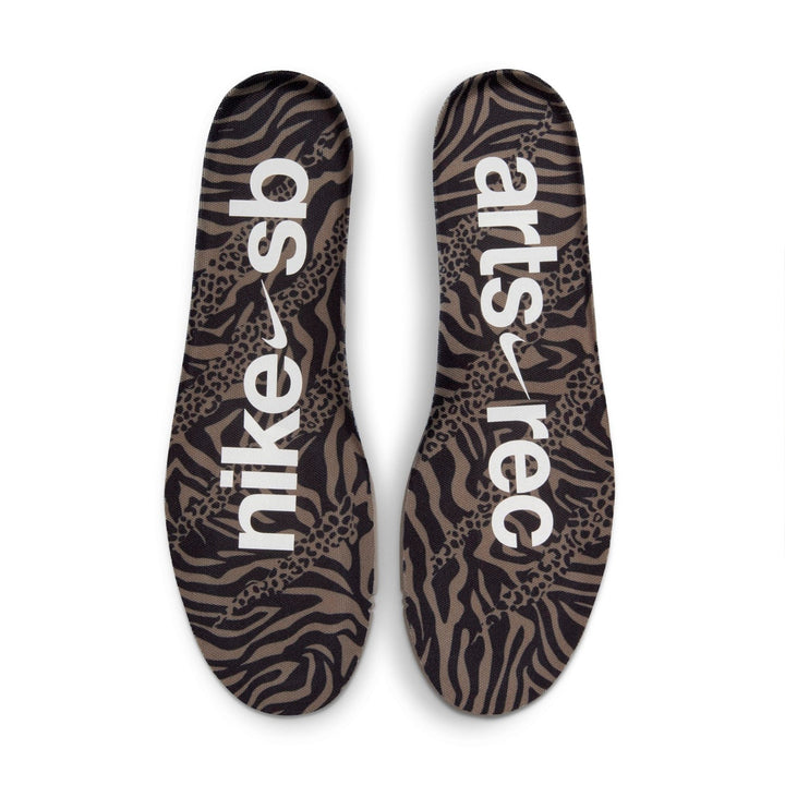 NIKE SB DUNK LOW PRO QS x Arts-Rec IH3211-200