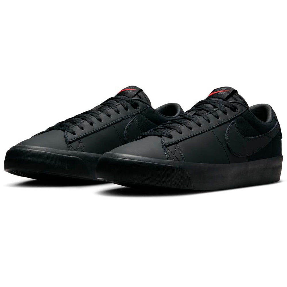 ZOOM BLAZER LOW PRO ISO TRIPLE BLACK DR9099-001 U1869-C01S01