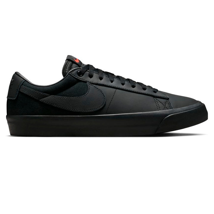 ZOOM BLAZER LOW PRO ISO TRIPLE BLACK DR9099-001 U1869-C01S01