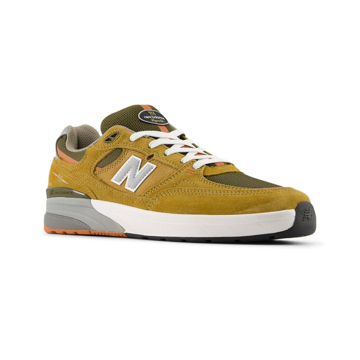 NM933MNO