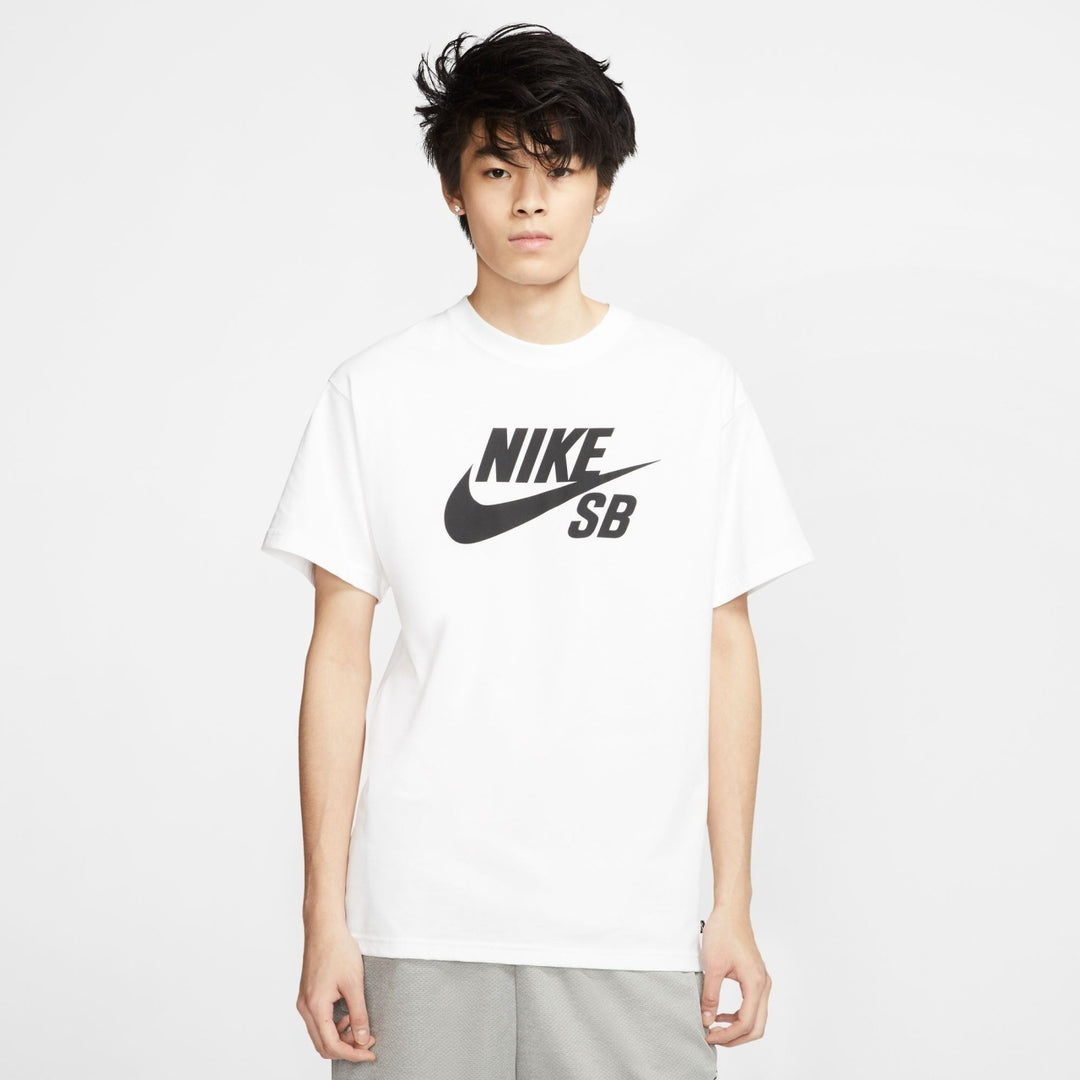 LOGO TEE ( WHITE/BLACK ) CV7540-100