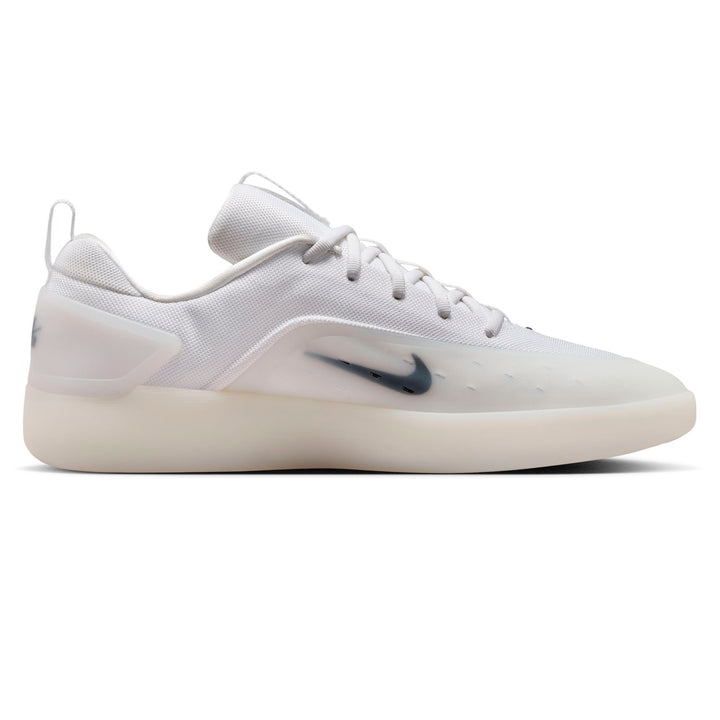 NIKE SB ZOOM NYJAH 4 (WHITE/BLACK-WHITE-BL) FQ1273-100
