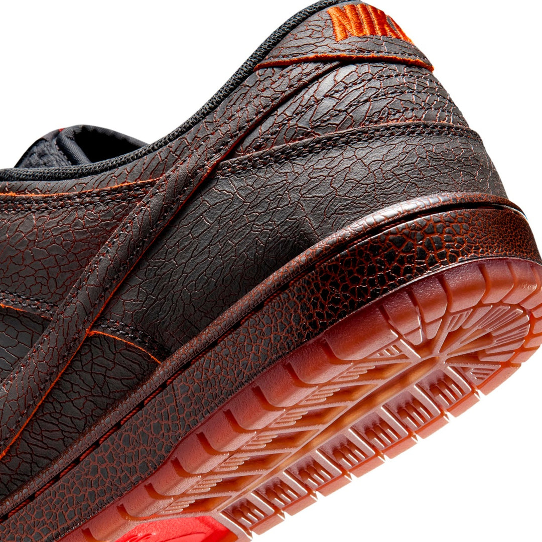 NIKE SB DUNK LOW PRO PRM (Krampus) HV1668-001