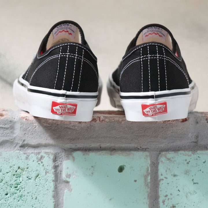 VANS SKATE AUTHNTIC (オーセンティック) BLACK/WHITE