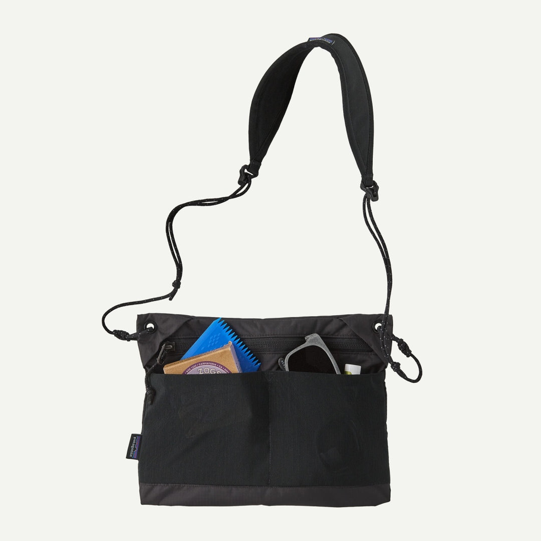 テラヴィア・サコッシュ 3L ( BLK )
