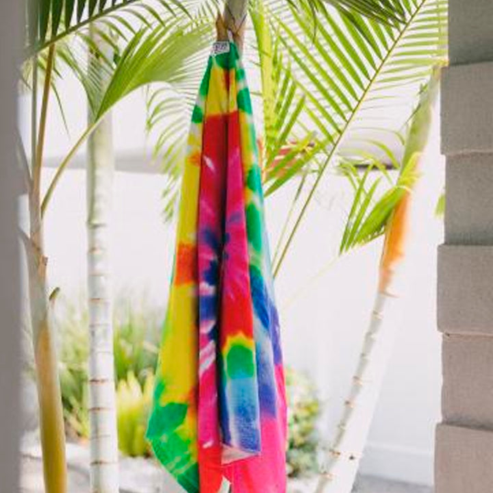 BEACH ECO TOWEL (TIEDYE RAINBOW)