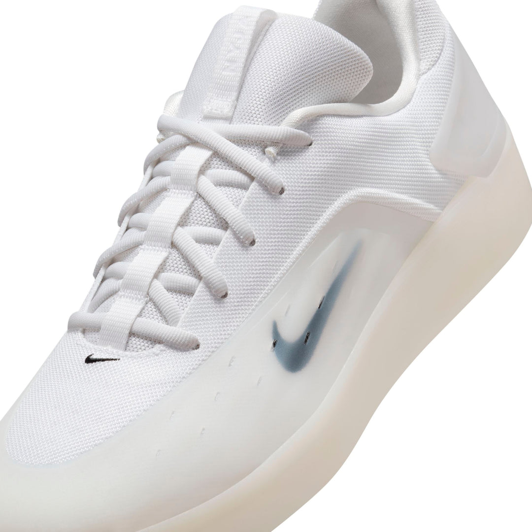NIKE SB ZOOM NYJAH 4 (WHITE/BLACK-WHITE-BL) FQ1273-100