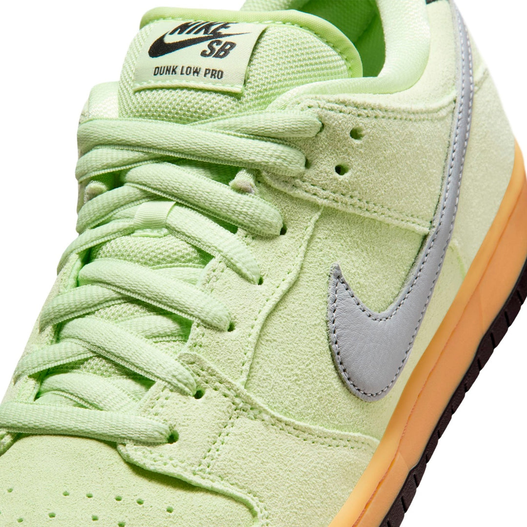 NIKE SB DUNK LOW PRO PRM (PSTCH FRST/WLF GRY-B) HQ1626-300
