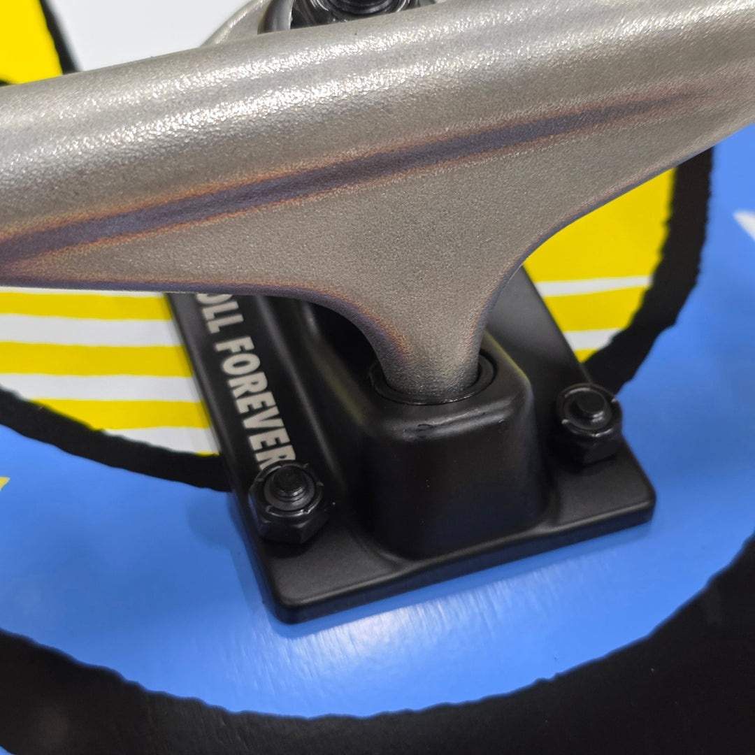 HATCHED 7.3 キッズサイズ スケートボード スケボー コンプリート 完成組立品 セット